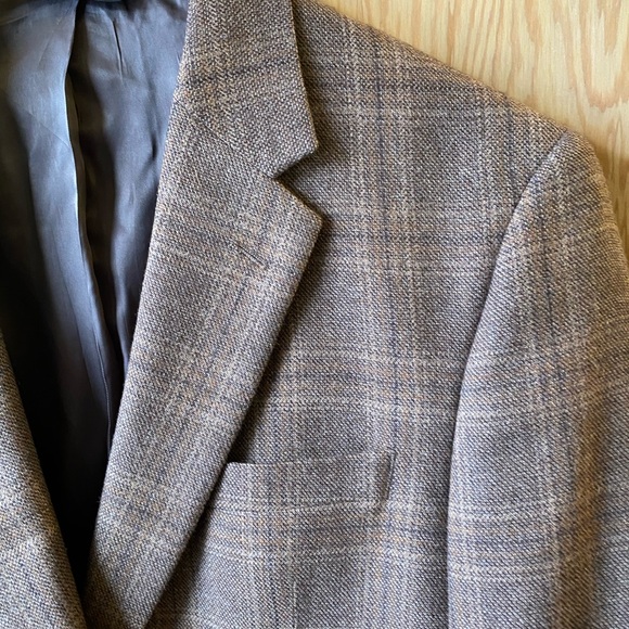 JOS A.BANK Men’s Wool Sportcoat - Picture 3 of 7
